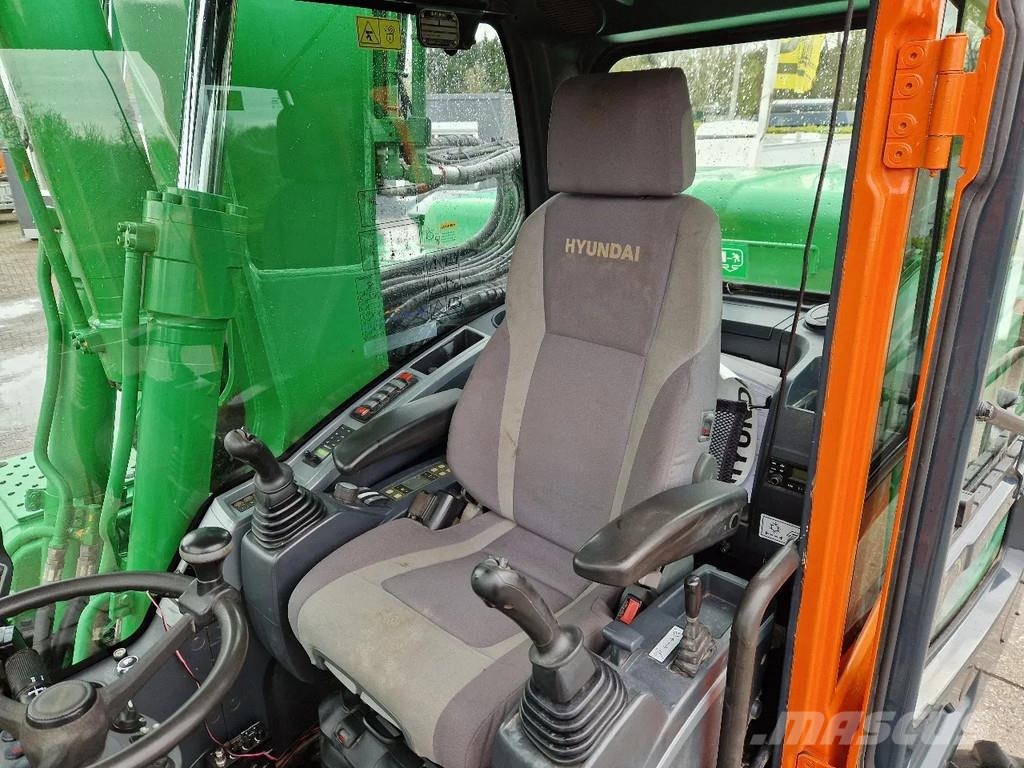 Hyundai Robex 160W-9A with 6-cylinder Cummins Pelle sur pneus