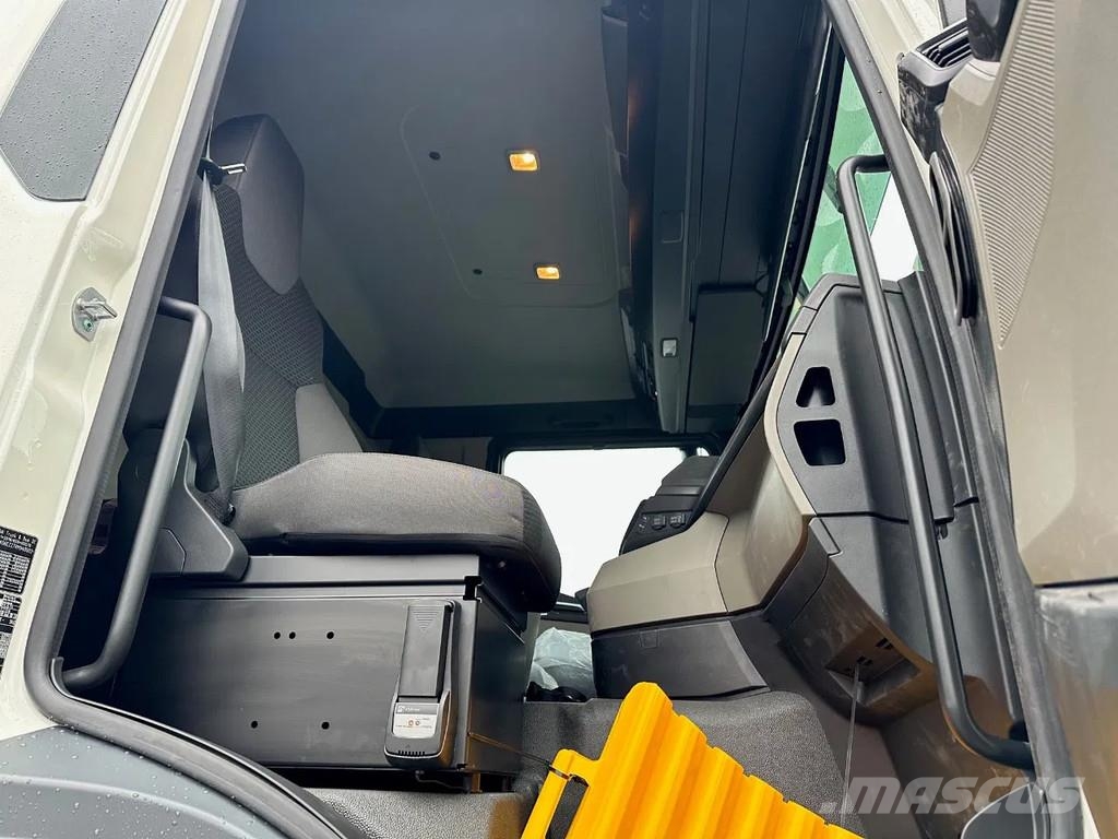 MAN TGS 33.440 MAN TGS 33.440 6x6 BB Abrollkipper+Kran Hook lift trucks