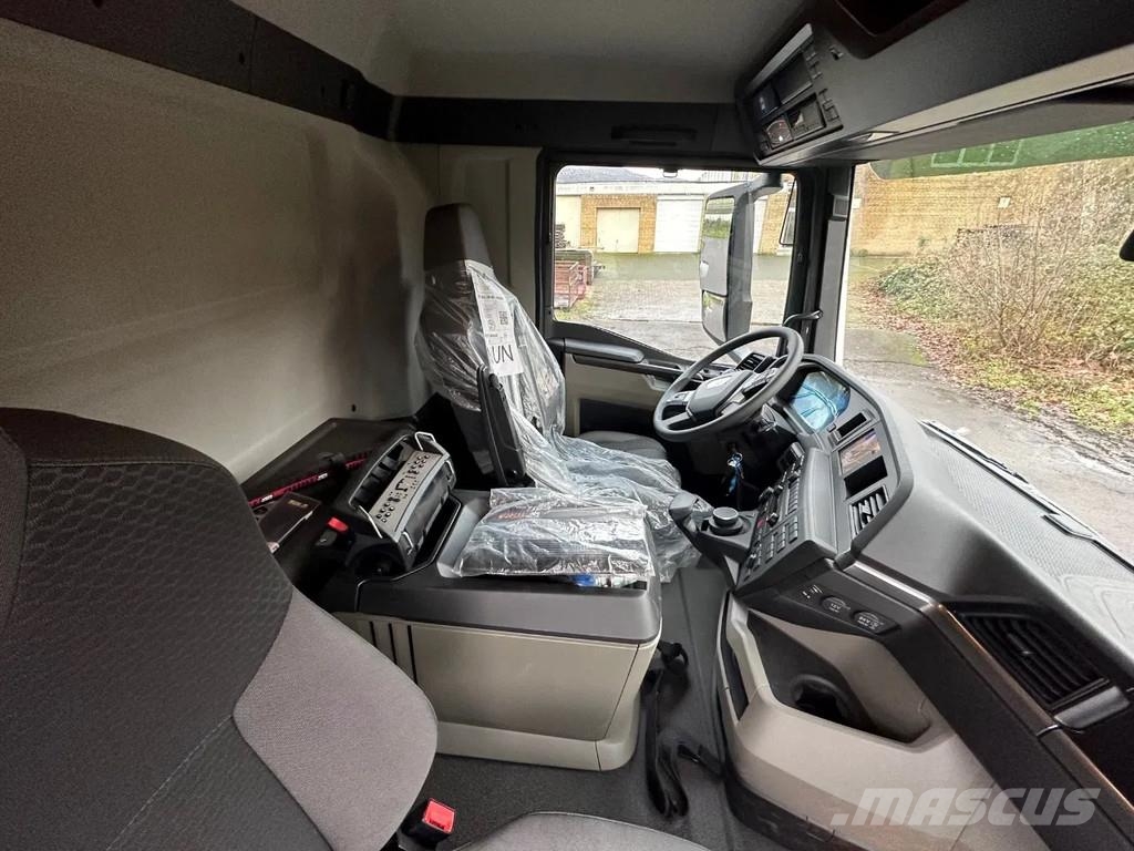 MAN TGS 33.440 MAN TGS 33.440 6x6 BB Abrollkipper+Kran Hook lift trucks