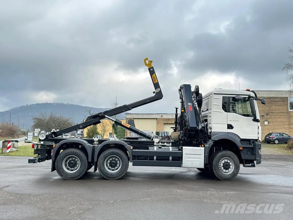 MAN TGS 33.440 MAN TGS 33.440 6x6 BB Abrollkipper+Kran Hook lift trucks