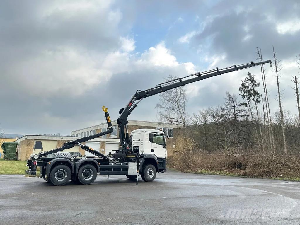 MAN TGS 33.440 MAN TGS 33.440 6x6 BB Abrollkipper+Kran Hook lift trucks