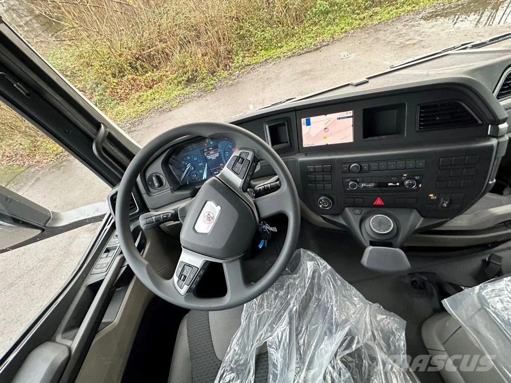 MAN TGS 33.440 MAN TGS 33.440 6x6 BB Abrollkipper+Kran Hook lift trucks