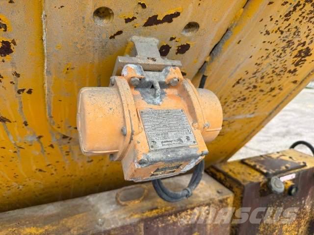 Benne 141.5 DISTRIBUTOR SILO 6M3 Polovne mešalice