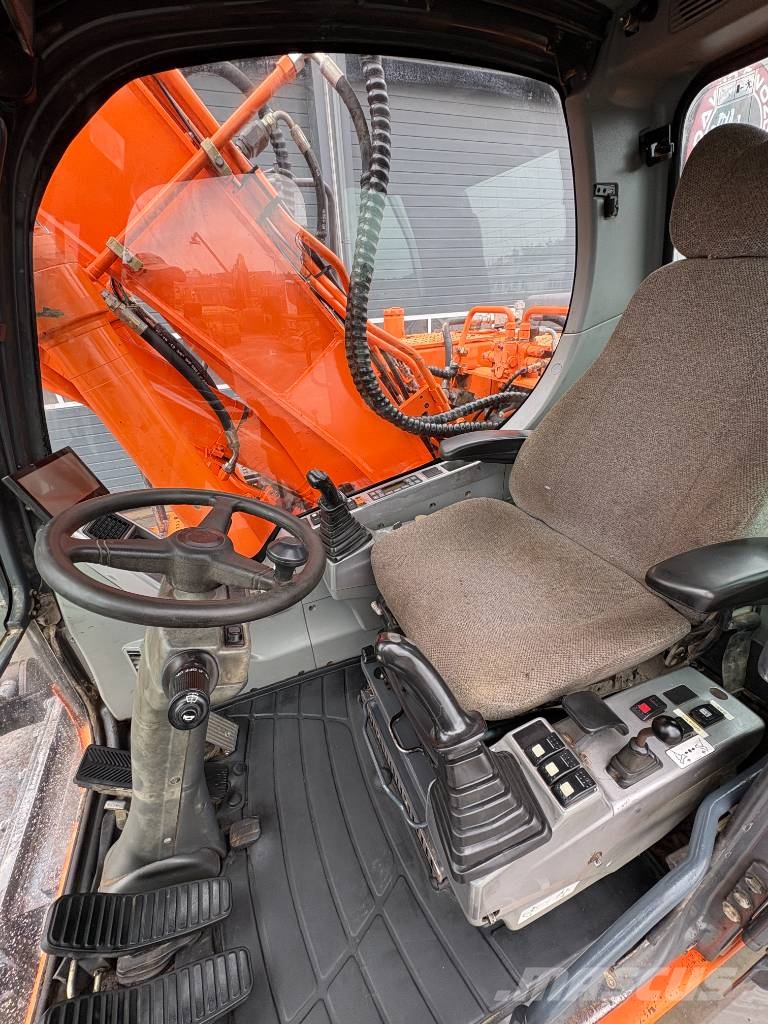 Doosan DX 190 W Bagri na kolesih