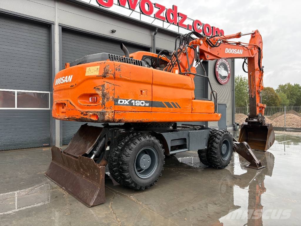 Doosan DX 190 W Bagri na kolesih