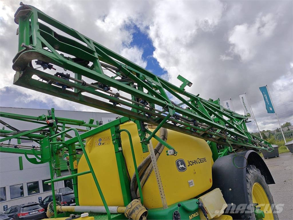 John Deere M740i Vučene prskalice