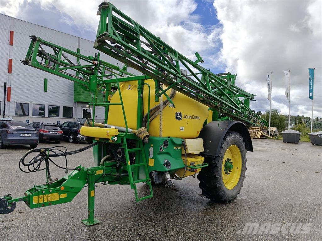 John Deere M740i Vučene prskalice