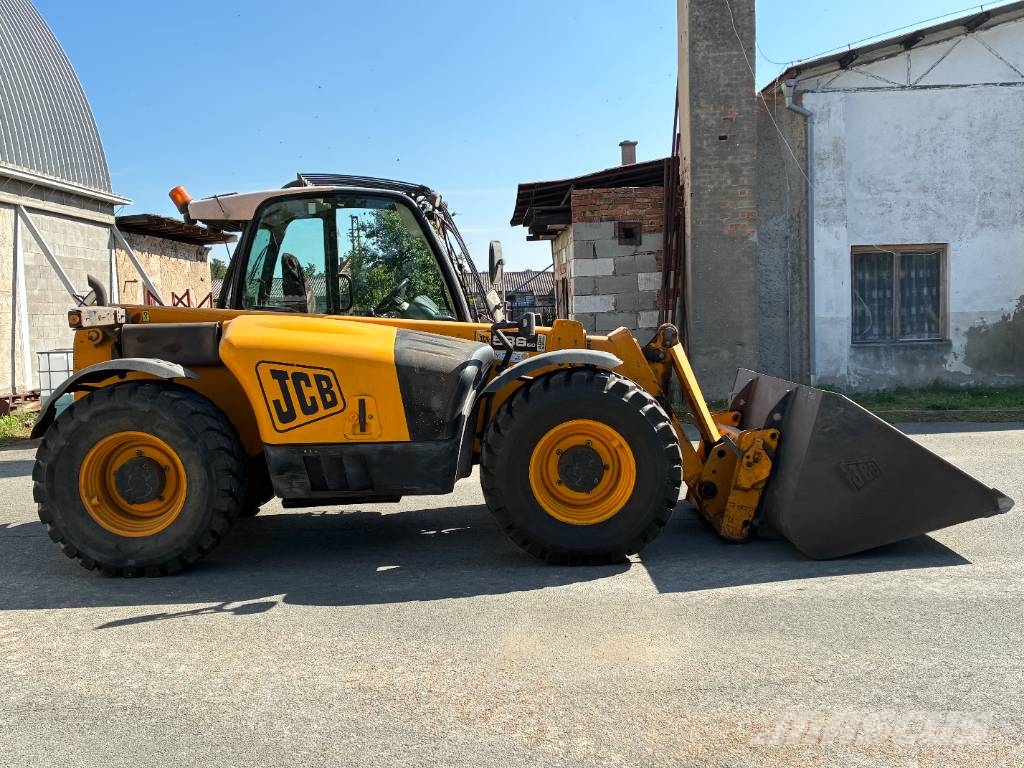 JCB 536-60 معدات مناولة لأغراض الزراعة