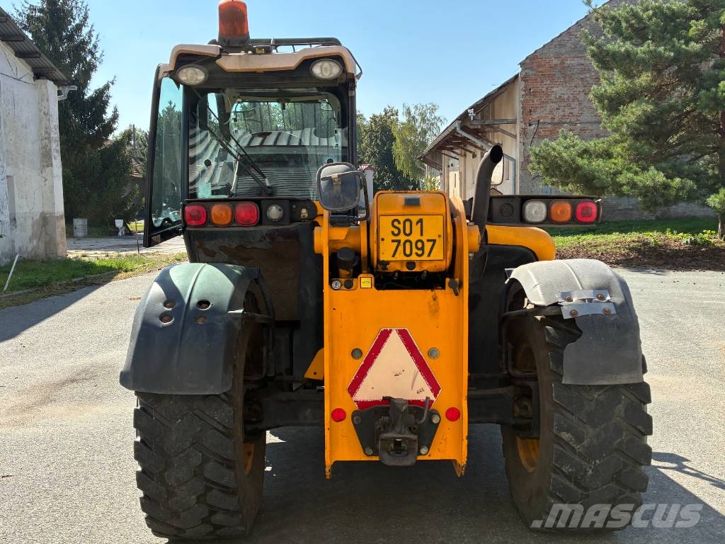JCB 536-60 معدات مناولة لأغراض الزراعة