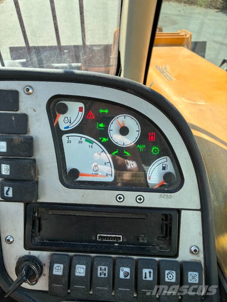 JCB 536-60 معدات مناولة لأغراض الزراعة
