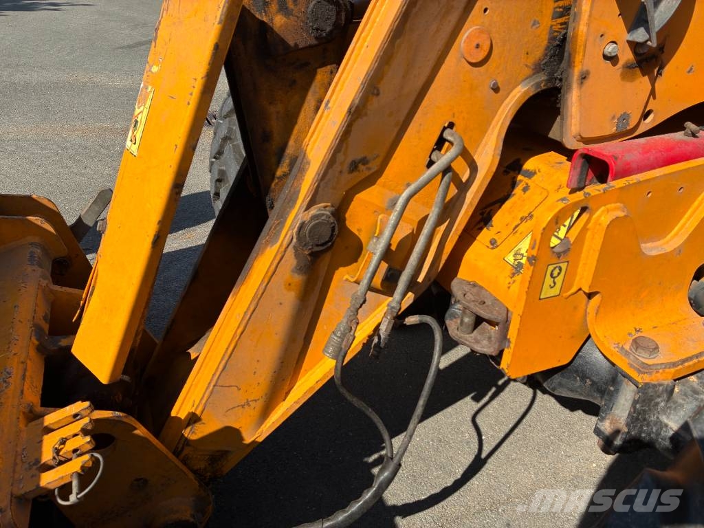JCB 536-60 معدات مناولة لأغراض الزراعة