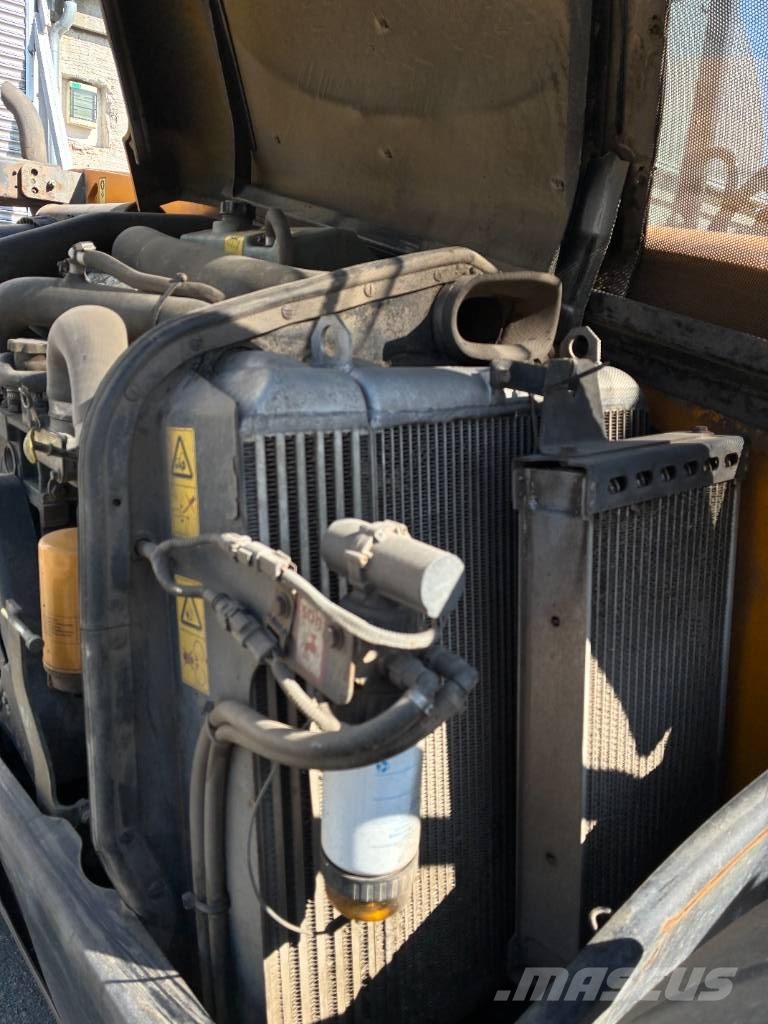 JCB 536-60 معدات مناولة لأغراض الزراعة