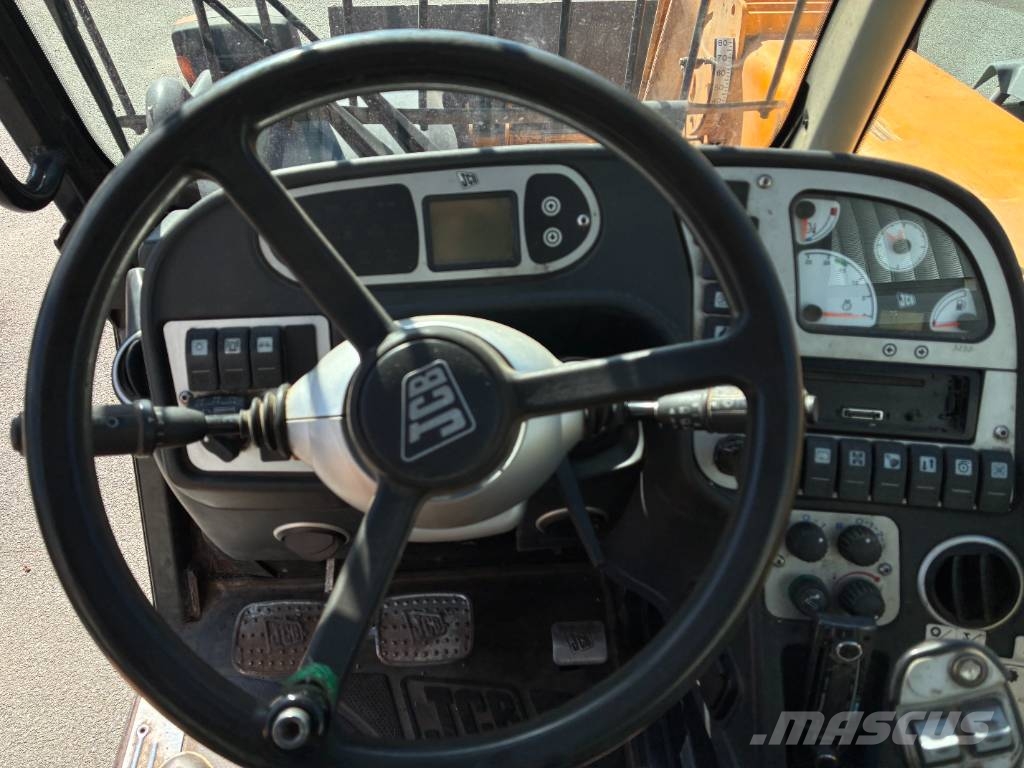 JCB 536-60 معدات مناولة لأغراض الزراعة