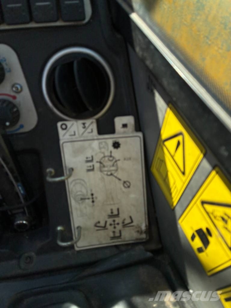 JCB 536-60 معدات مناولة لأغراض الزراعة