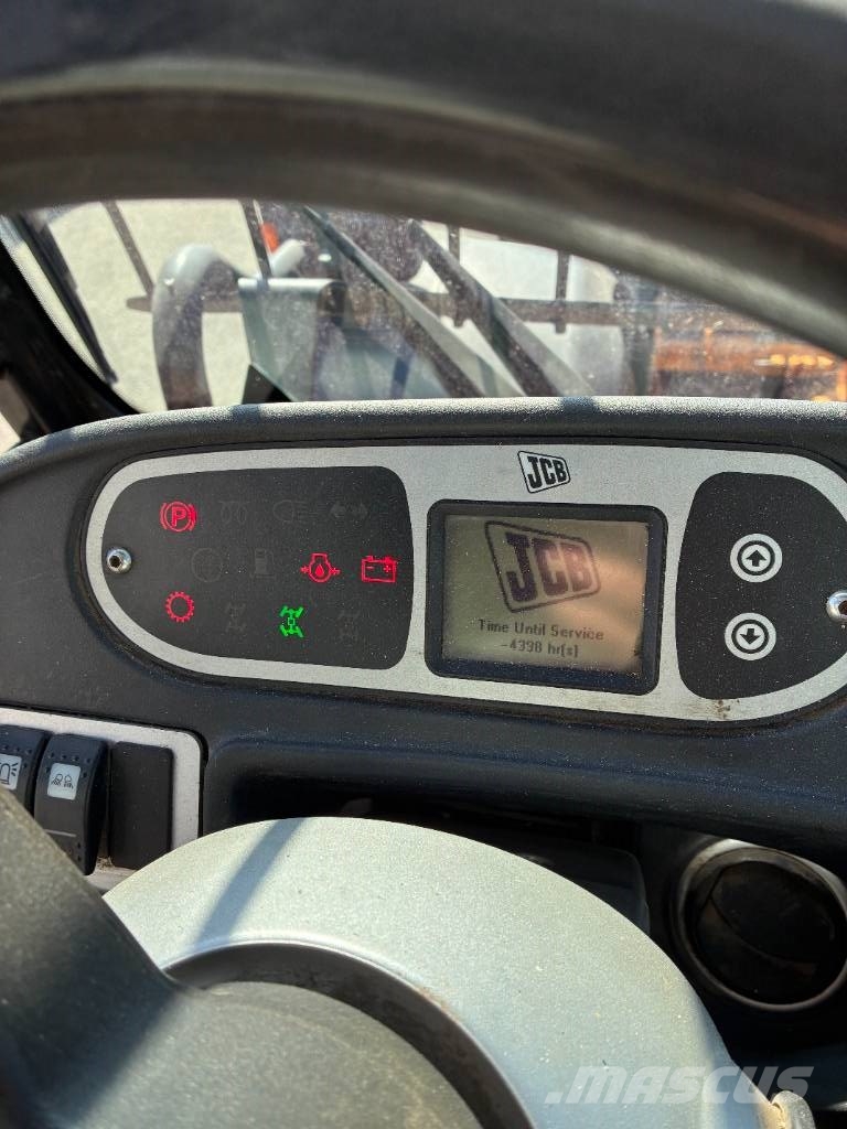 JCB 536-60 معدات مناولة لأغراض الزراعة