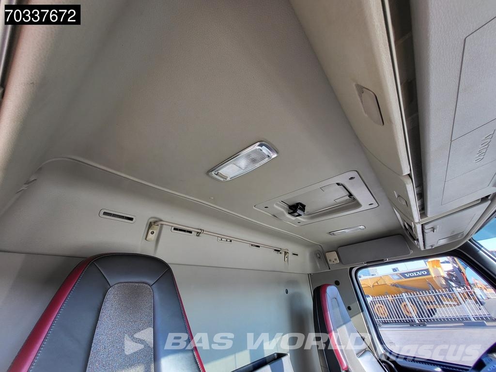 Volvo FM 330 6X2 2000kg Ladebordwand Full Air suspension Camiões de caixa fechada