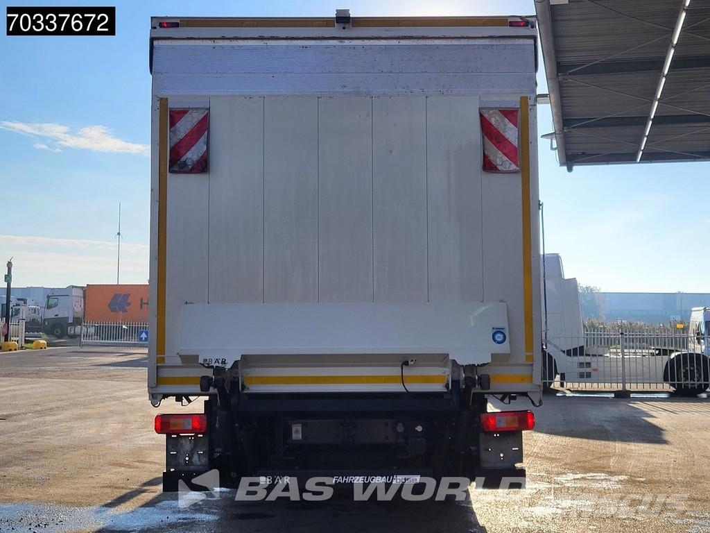 Volvo FM 330 6X2 2000kg Ladebordwand Full Air suspension Camiões de caixa fechada