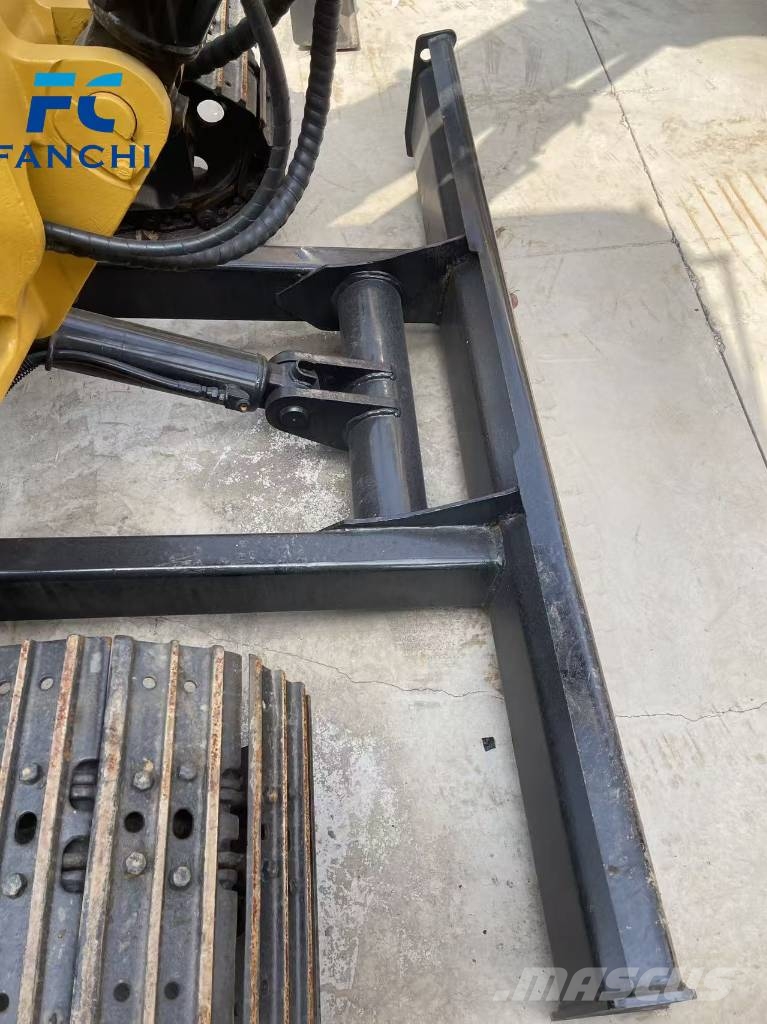 CAT 304 E CR حفارات زحافة