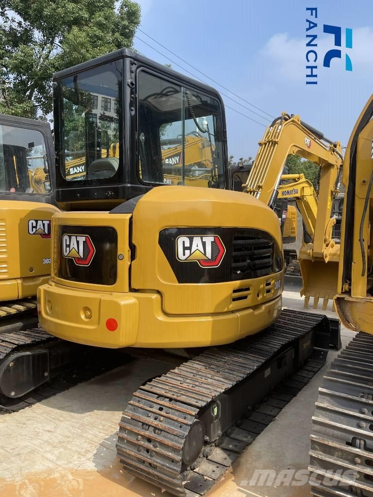 CAT 304 E CR حفارات زحافة