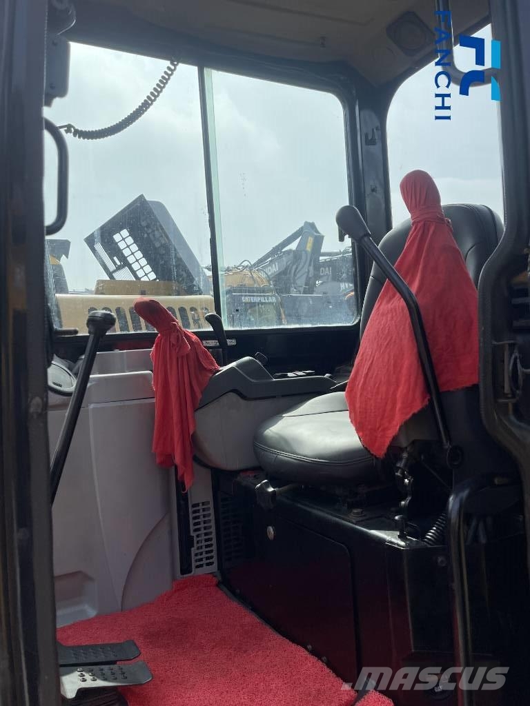 CAT 304 E CR حفارات زحافة