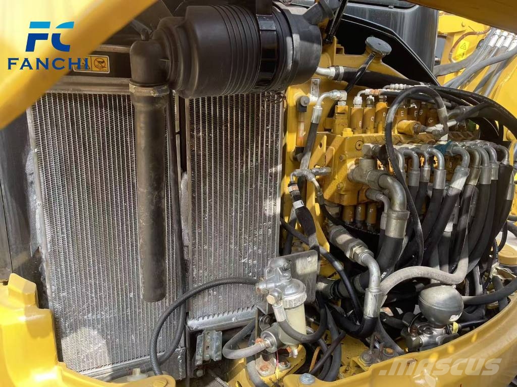 CAT 304 E CR حفارات زحافة