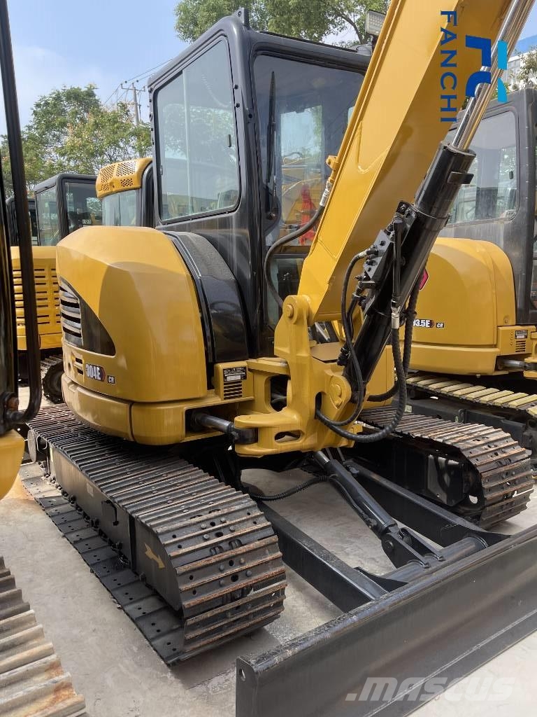 CAT 304 E CR حفارات زحافة