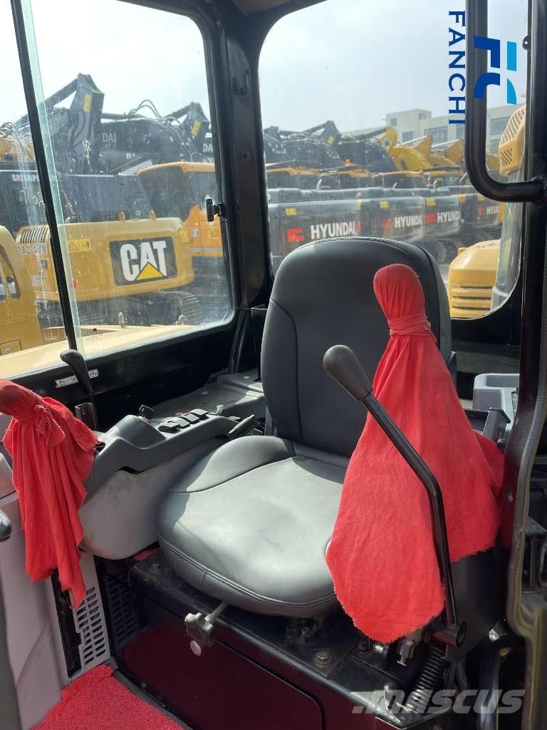 CAT 304 E CR حفارات زحافة