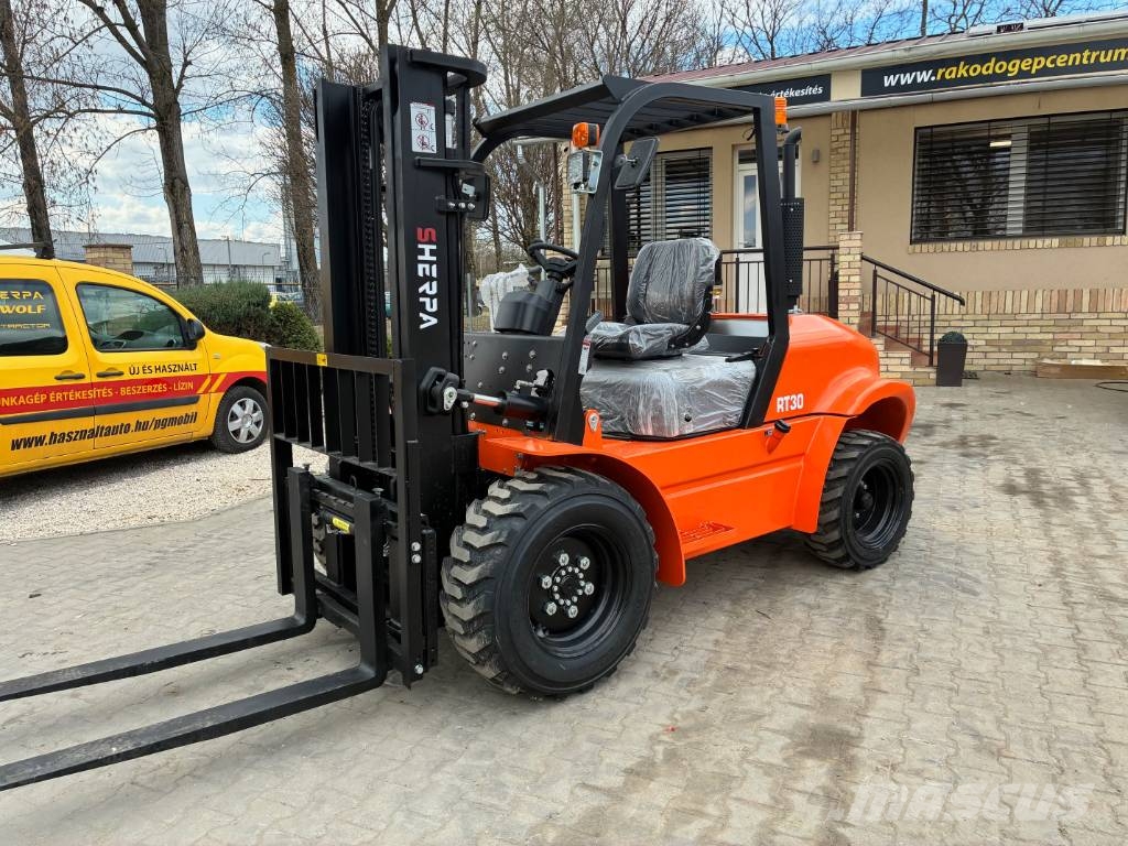 Sherpa RT30 2WD 3.0T Terep Targonca Dīzeļa autoiekrāvēji