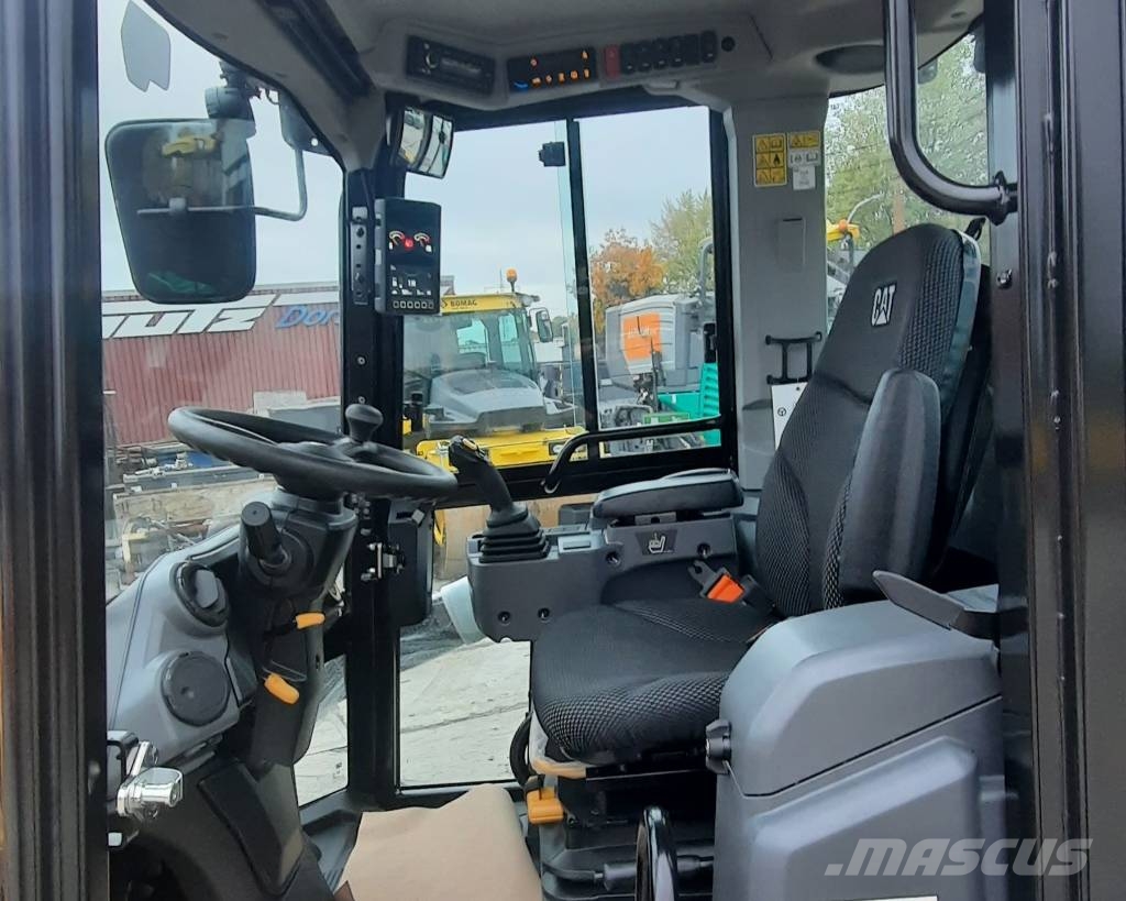 CAT 906 Radlader