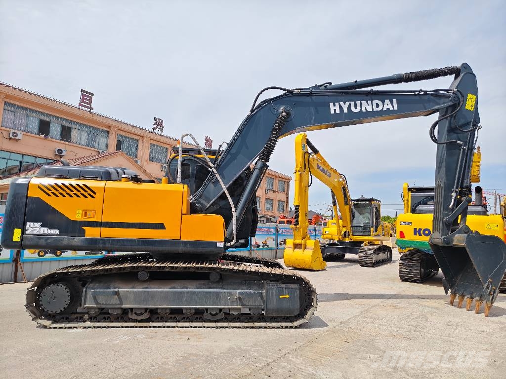 Hyundai HX 220 HD 履带挖掘机