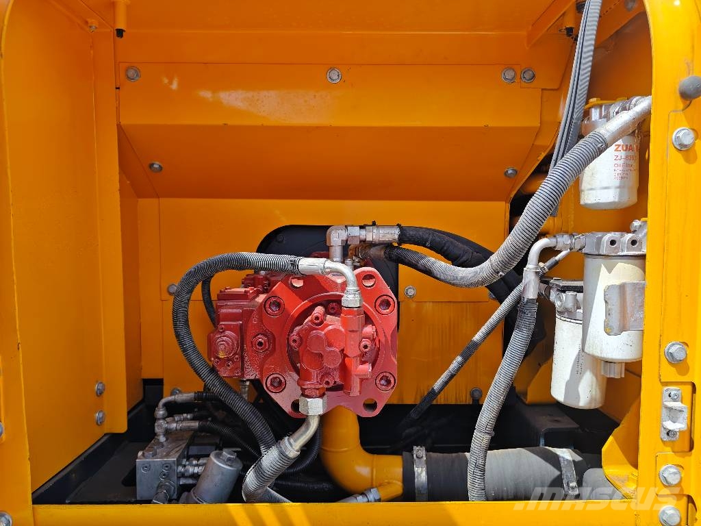 Hyundai HX 220 HD 履带挖掘机