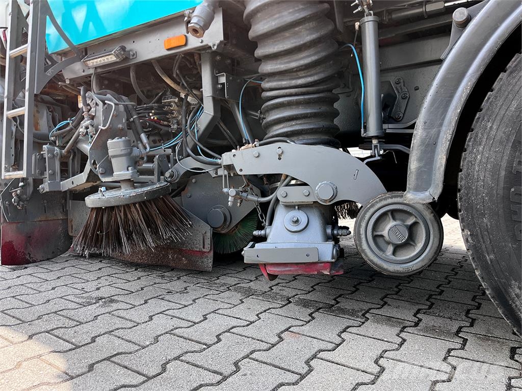 Johnston VT650 Підмітальні машини
