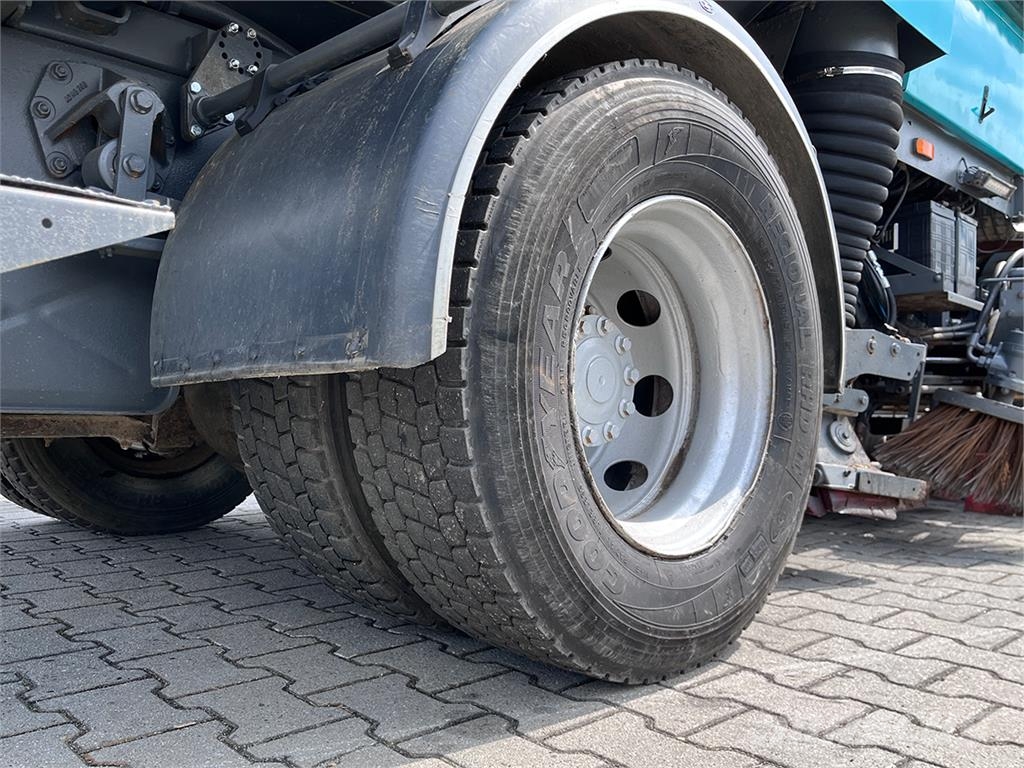 Johnston VT650 Sweepers