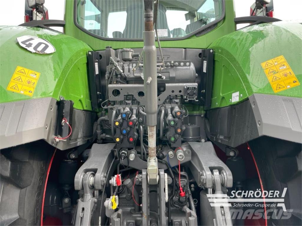Fendt 1050 VARIO S4 PROFI PLUS Traktori