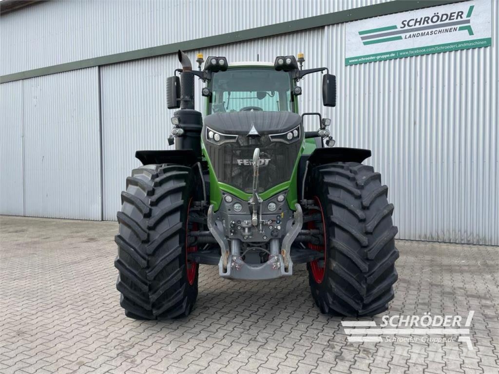Fendt 1050 VARIO S4 PROFI PLUS Traktori