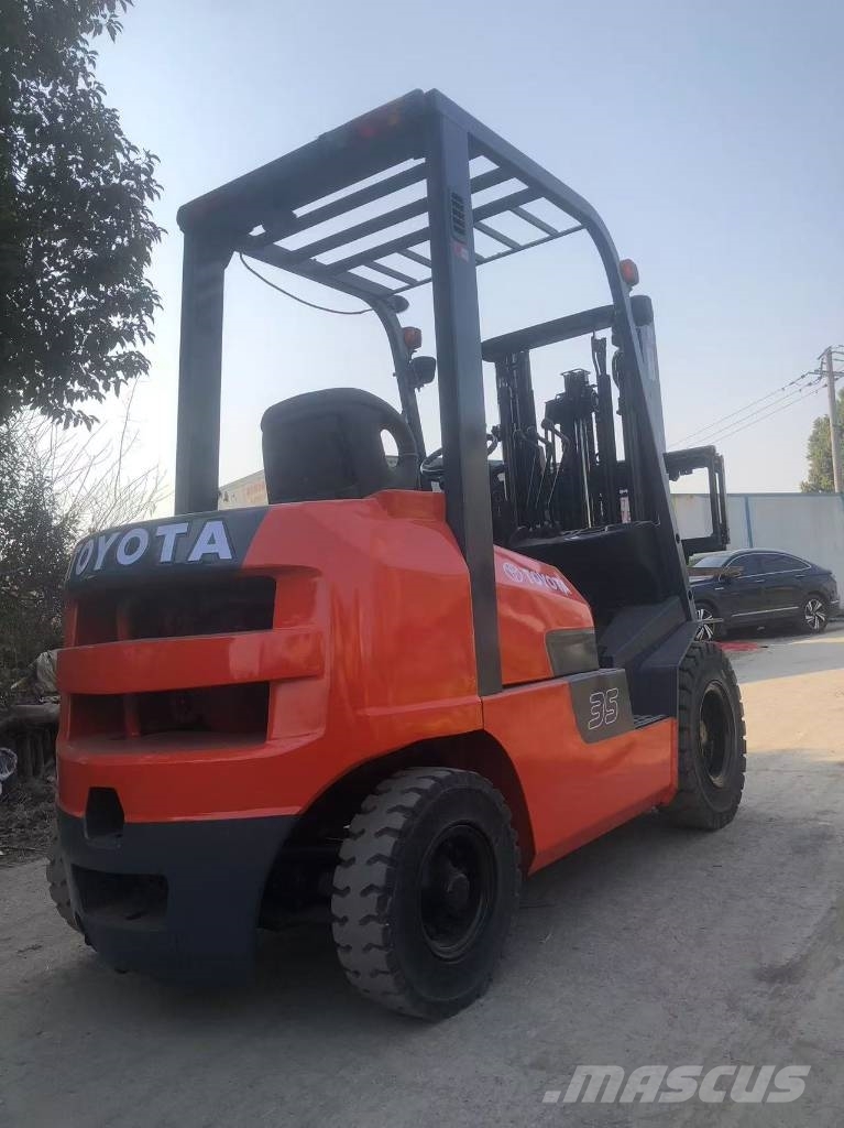 Toyota FD 35 Дизельные погрузчики