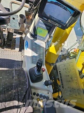 Liebherr A 900 C ZW 轮式挖掘机