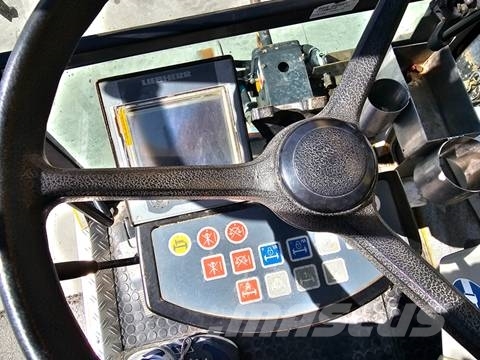 Liebherr A 900 C ZW 轮式挖掘机