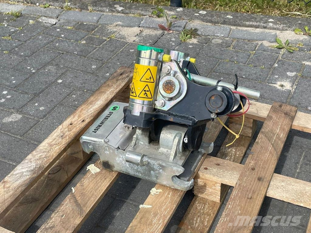 Steelwrist TMX S30 -180HA | TILT QUICKCOUPLER | TILTING COUPL Rotators