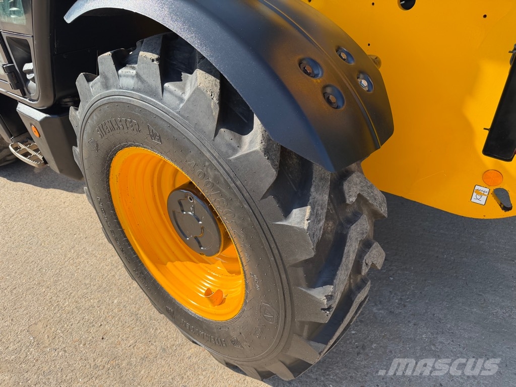 JCB 533-105 مناولات متداخلة