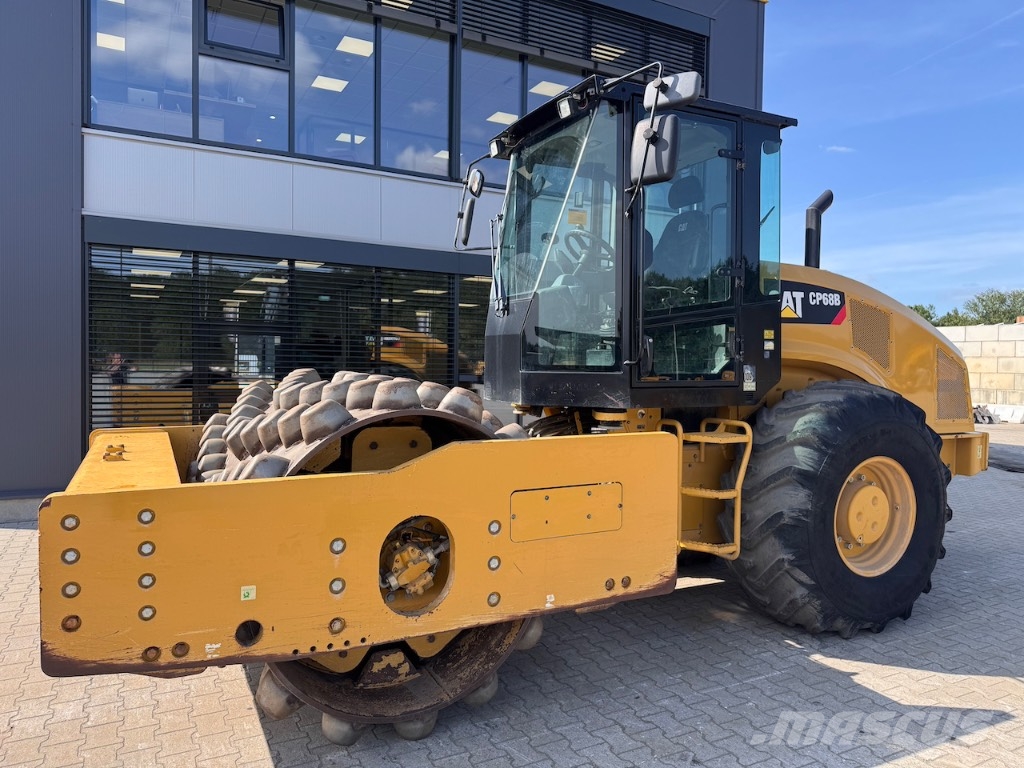 CAT CP68B Erdbauwalzen