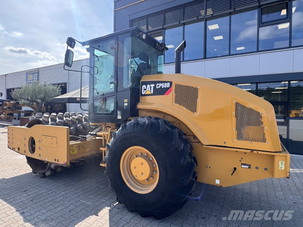 CAT CP68B Erdbauwalzen