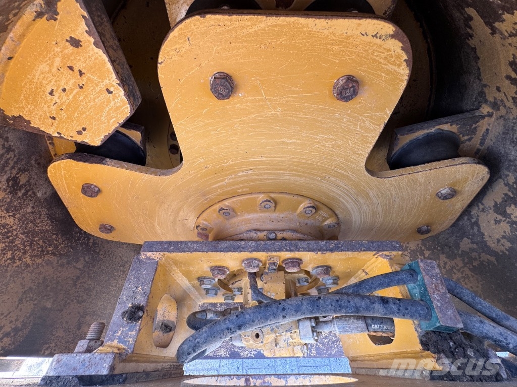 CAT CP68B Erdbauwalzen