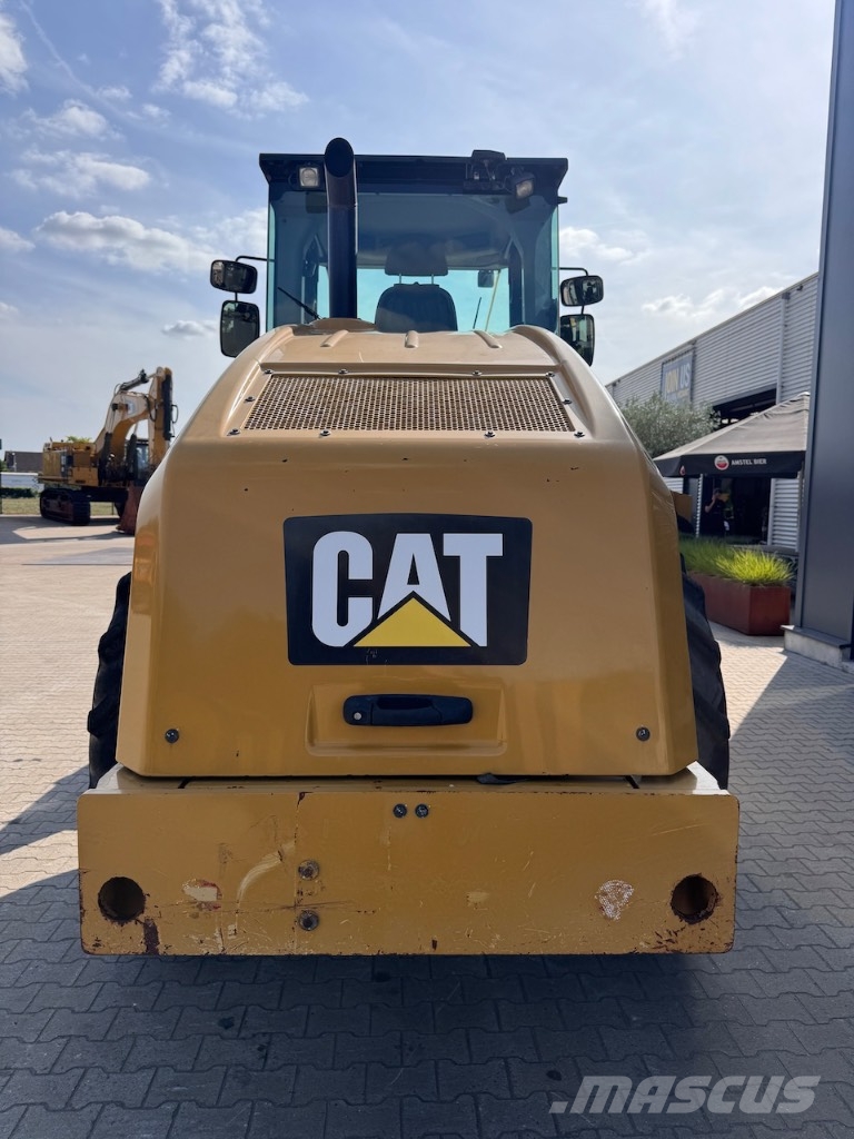 CAT CP68B Erdbauwalzen