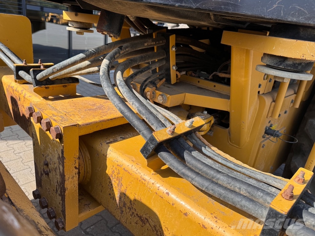 CAT CP68B Erdbauwalzen
