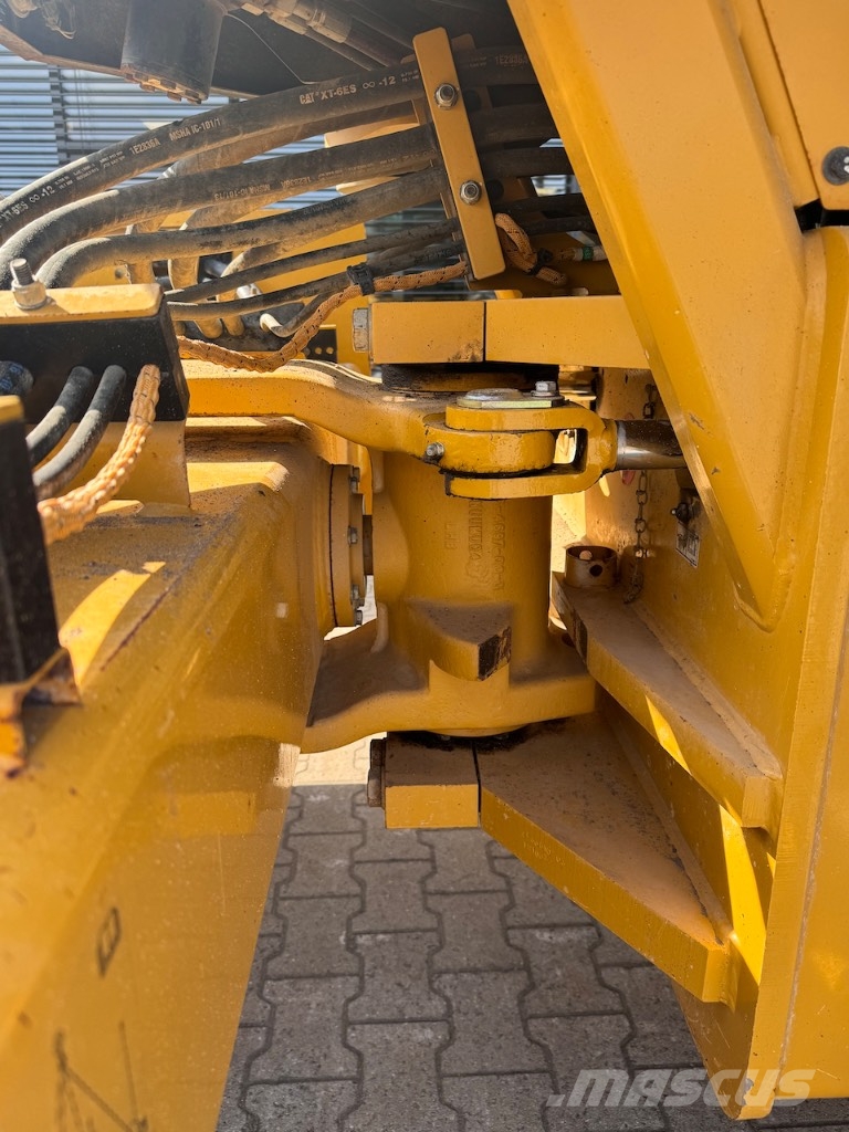 CAT CP68B Erdbauwalzen