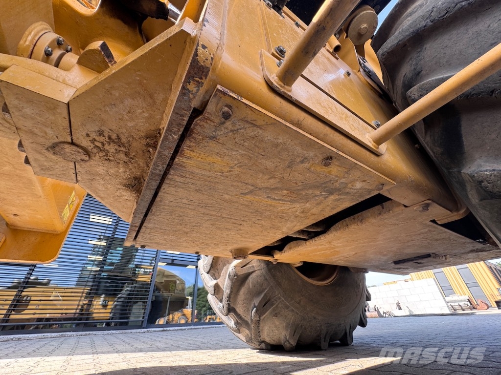 CAT CP68B Erdbauwalzen