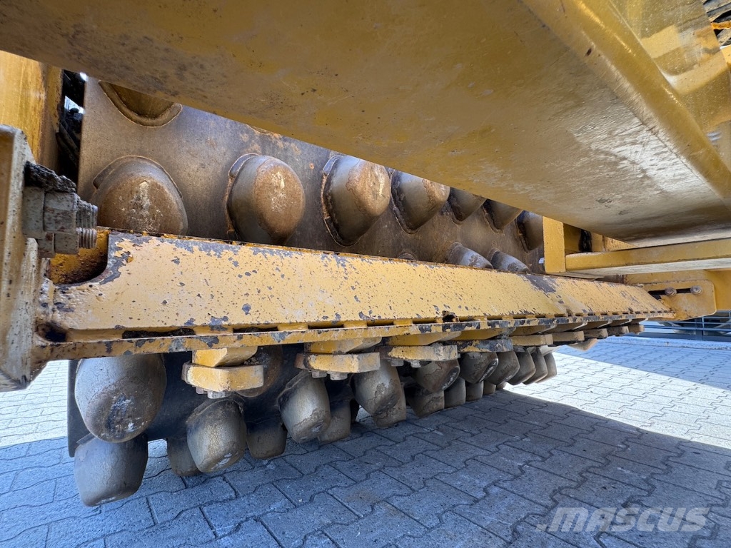CAT CP68B Erdbauwalzen