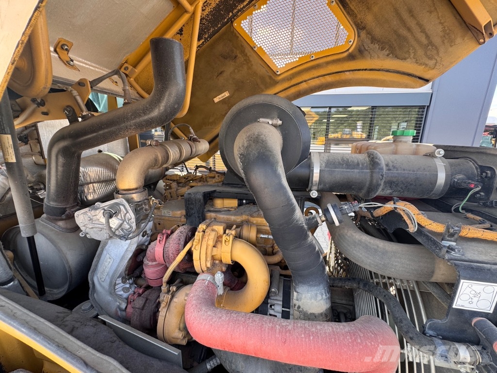 CAT CP68B Erdbauwalzen
