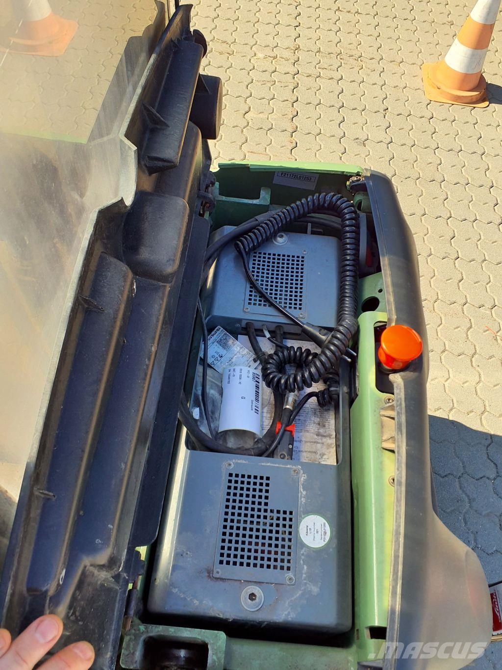 Linde L12i Samopogonski ručni viljuškari